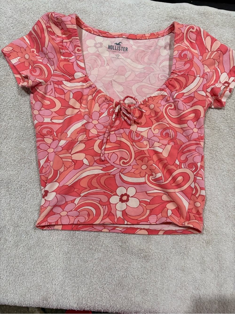 Hollister Pink & Coral Paisley Floral Tie-Front Scoop Crop Top